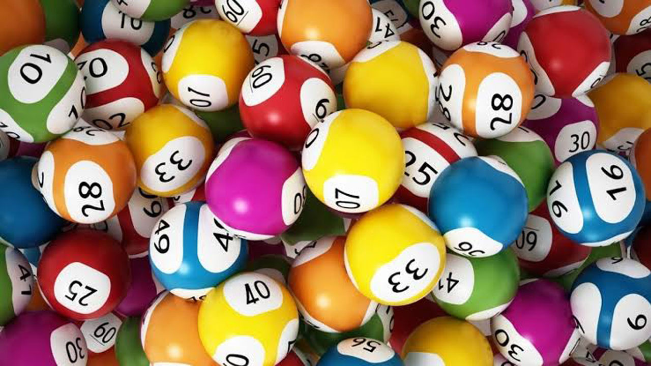 Waterloo woman feels lucky after winning $250,000 lottery prize 